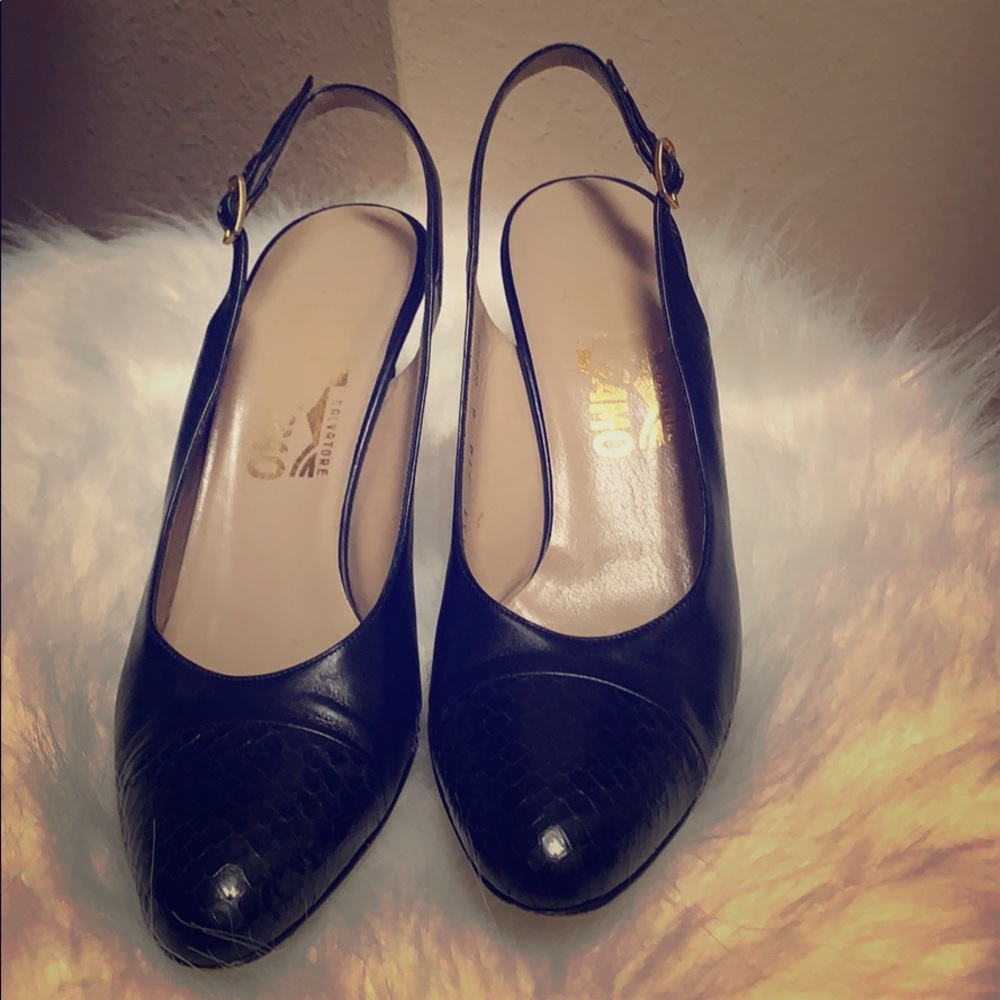Black leather Salvatore Ferragamo
